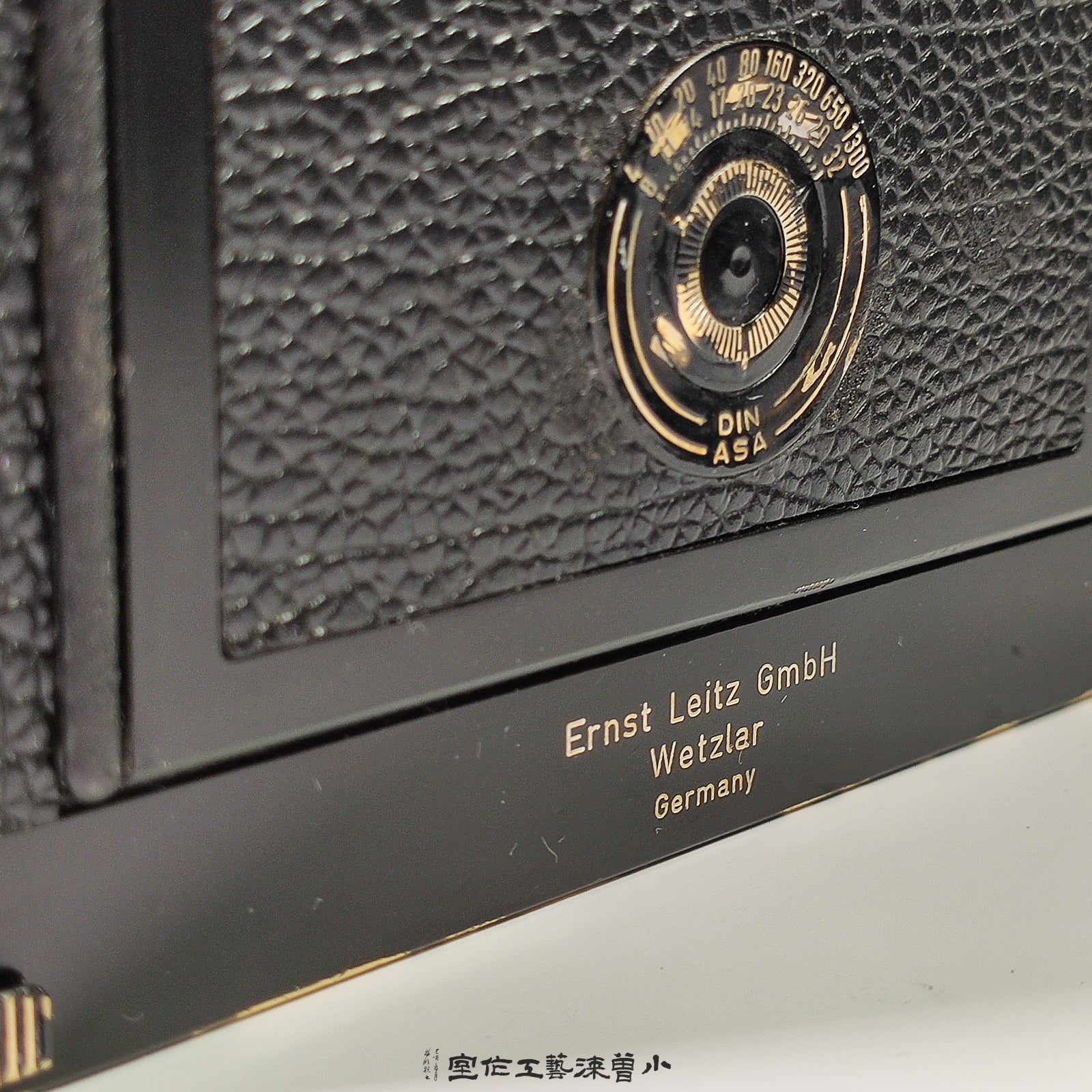 Brass-Exposed Aged Black（M2+Vit）
