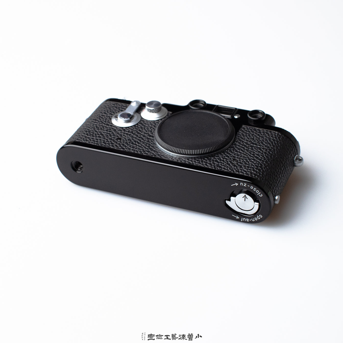 Gloss Black（IIIF）