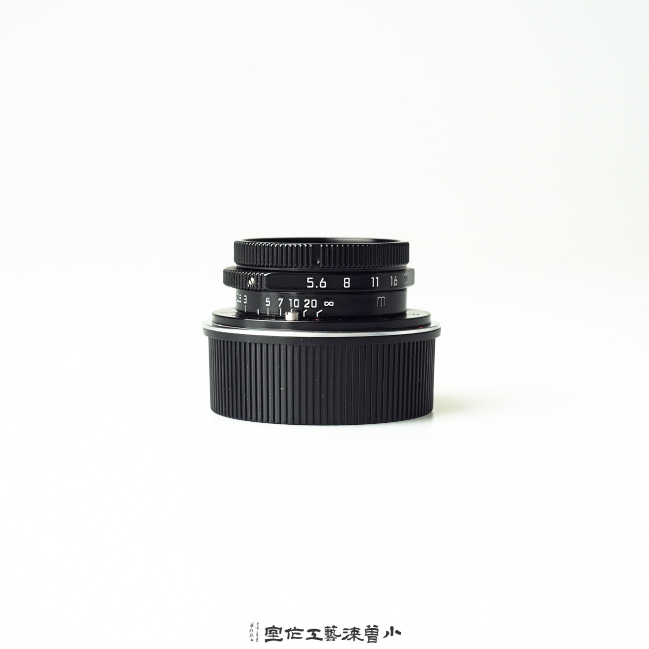 Black（28mm F5.6）