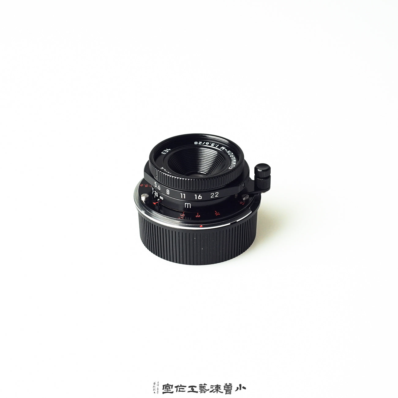Black（28mm F5.6）