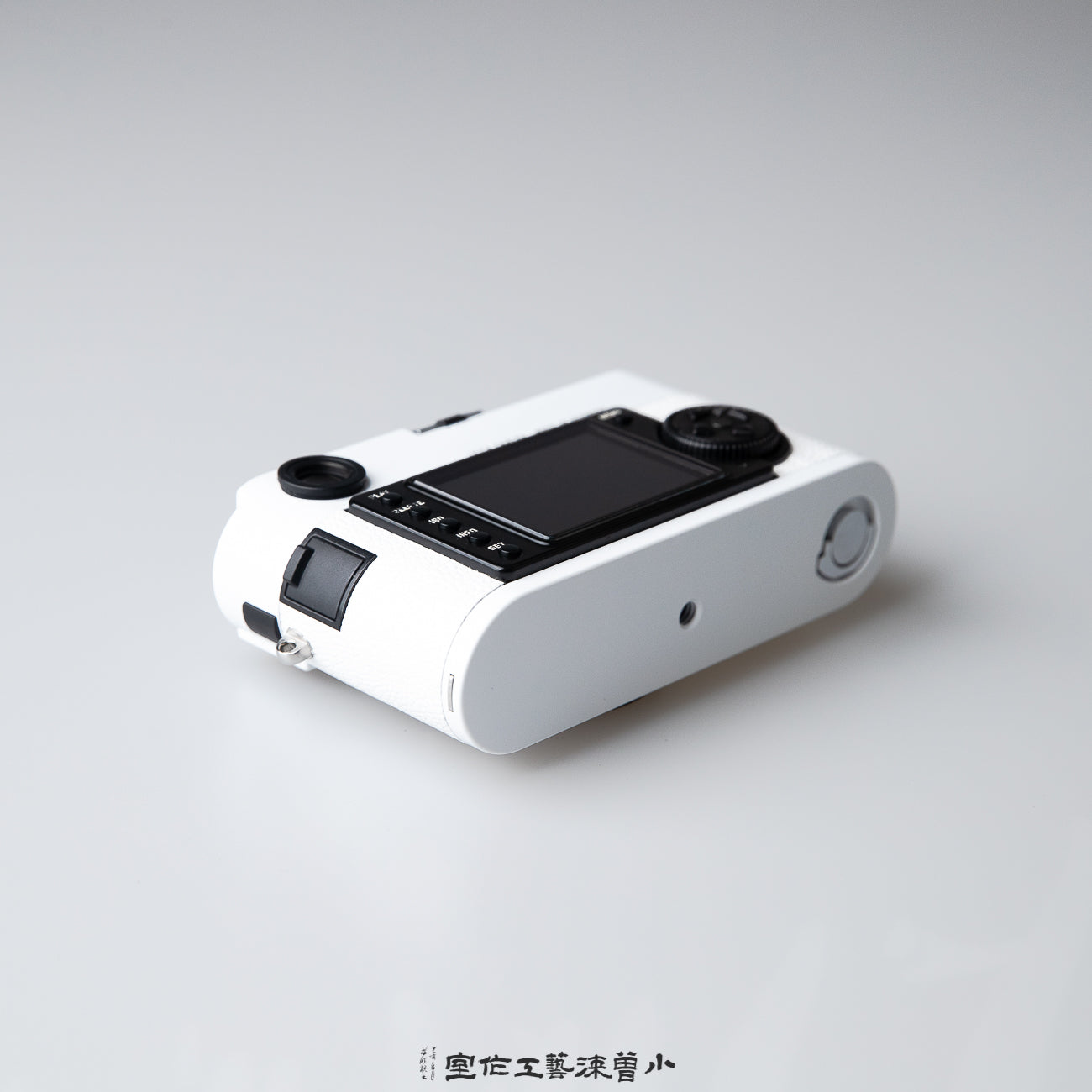 White（M9）
