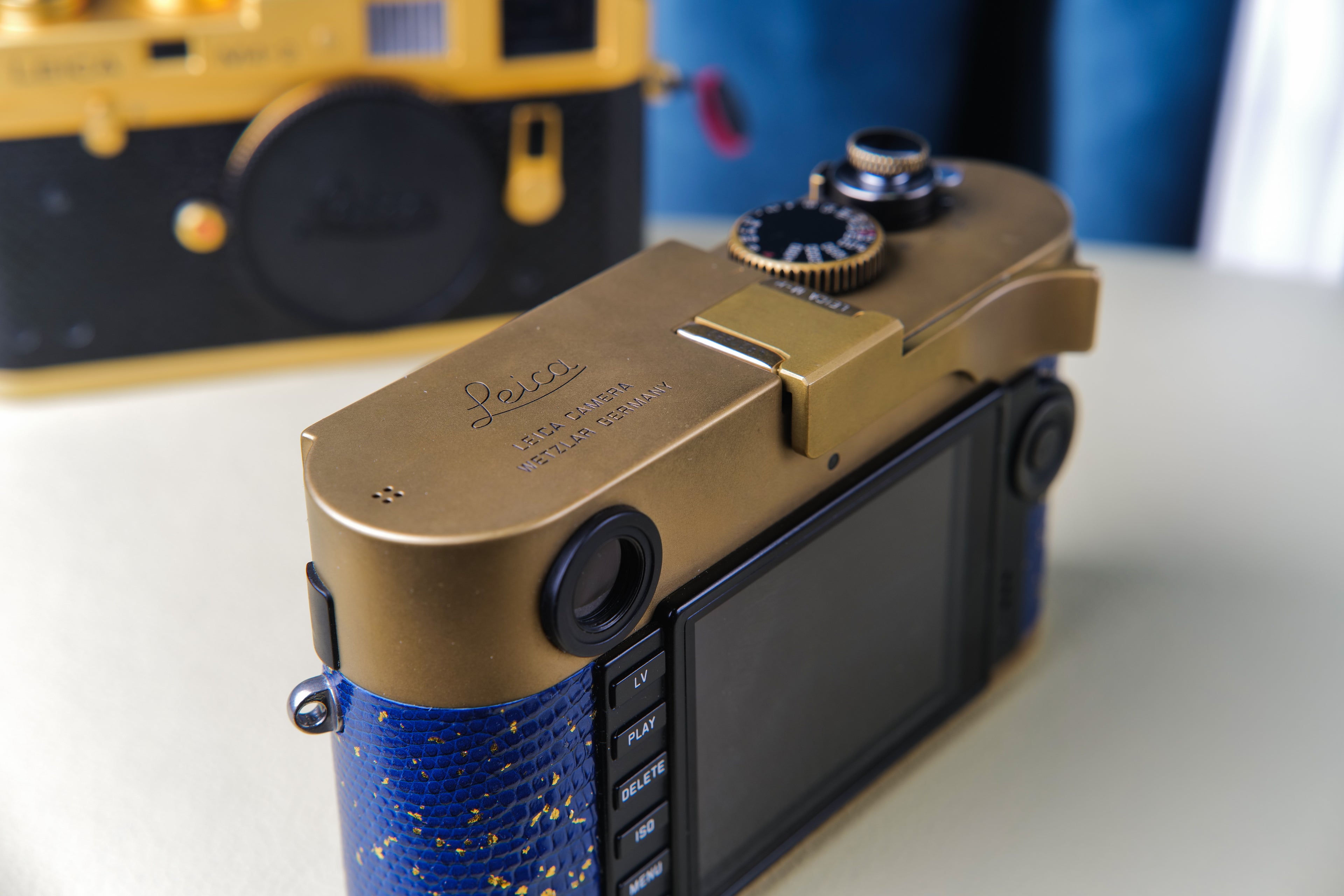 Brass surface treatment，Leather art replacement with gold sprinkled lizard skin material/Blue