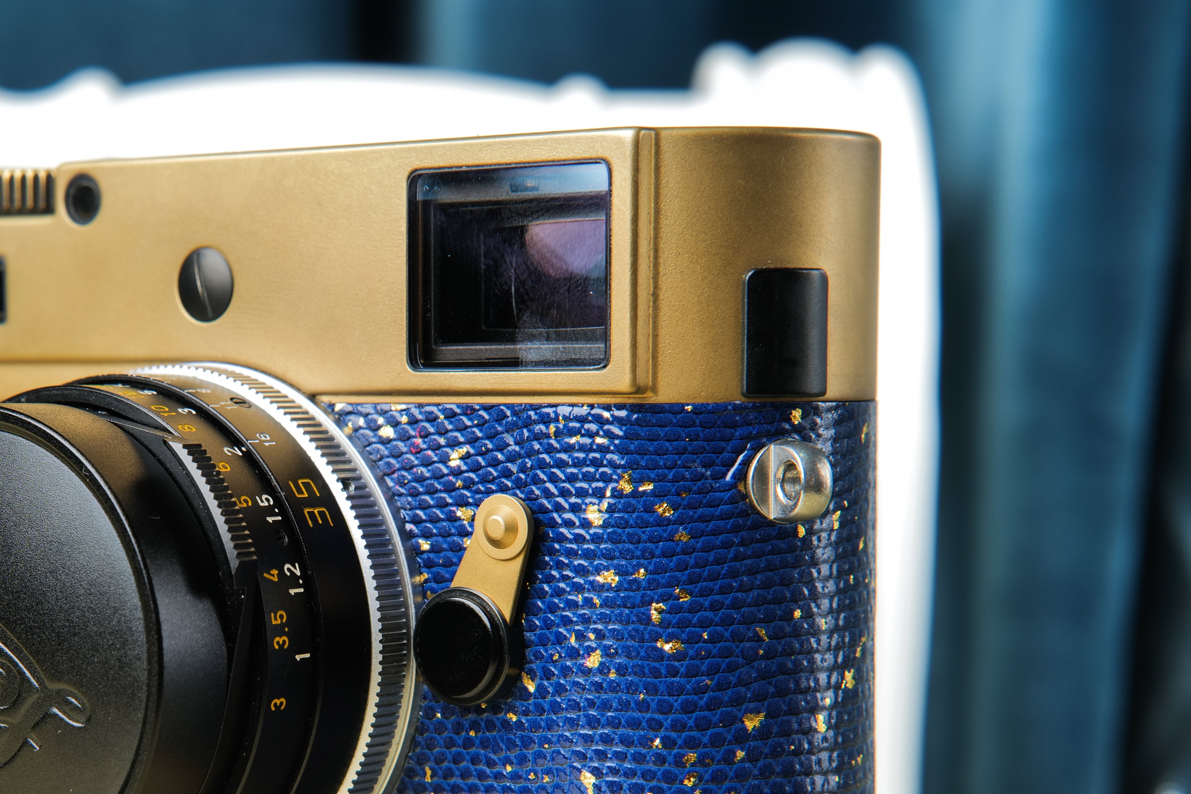 Brass surface treatment，Leather art replacement with gold sprinkled lizard skin material/Blue