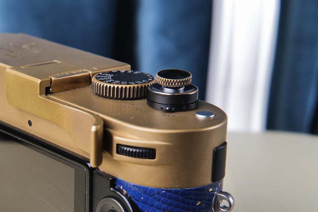 Brass surface treatment，Leather art replacement with gold sprinkled lizard skin material/Blue