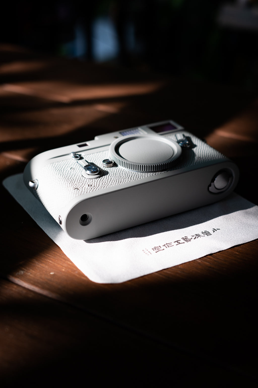 M4 Glacier Grey Lacquer Art,Customized leather body in the same color