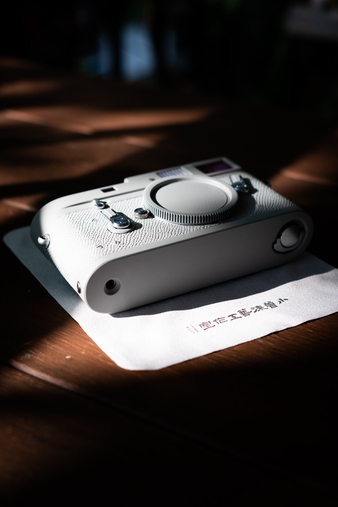 M4 Glacier Grey Lacquer Art,Customized leather body in the same color