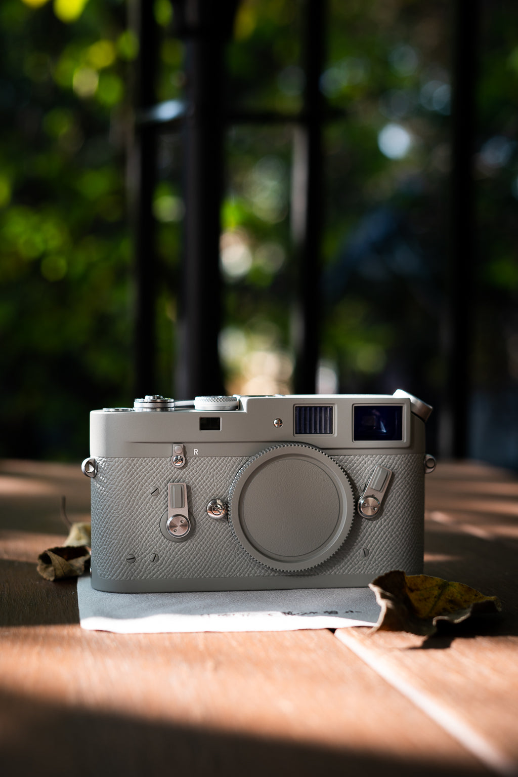 M4 Glacier Grey Lacquer Art,Customized leather body in the same color