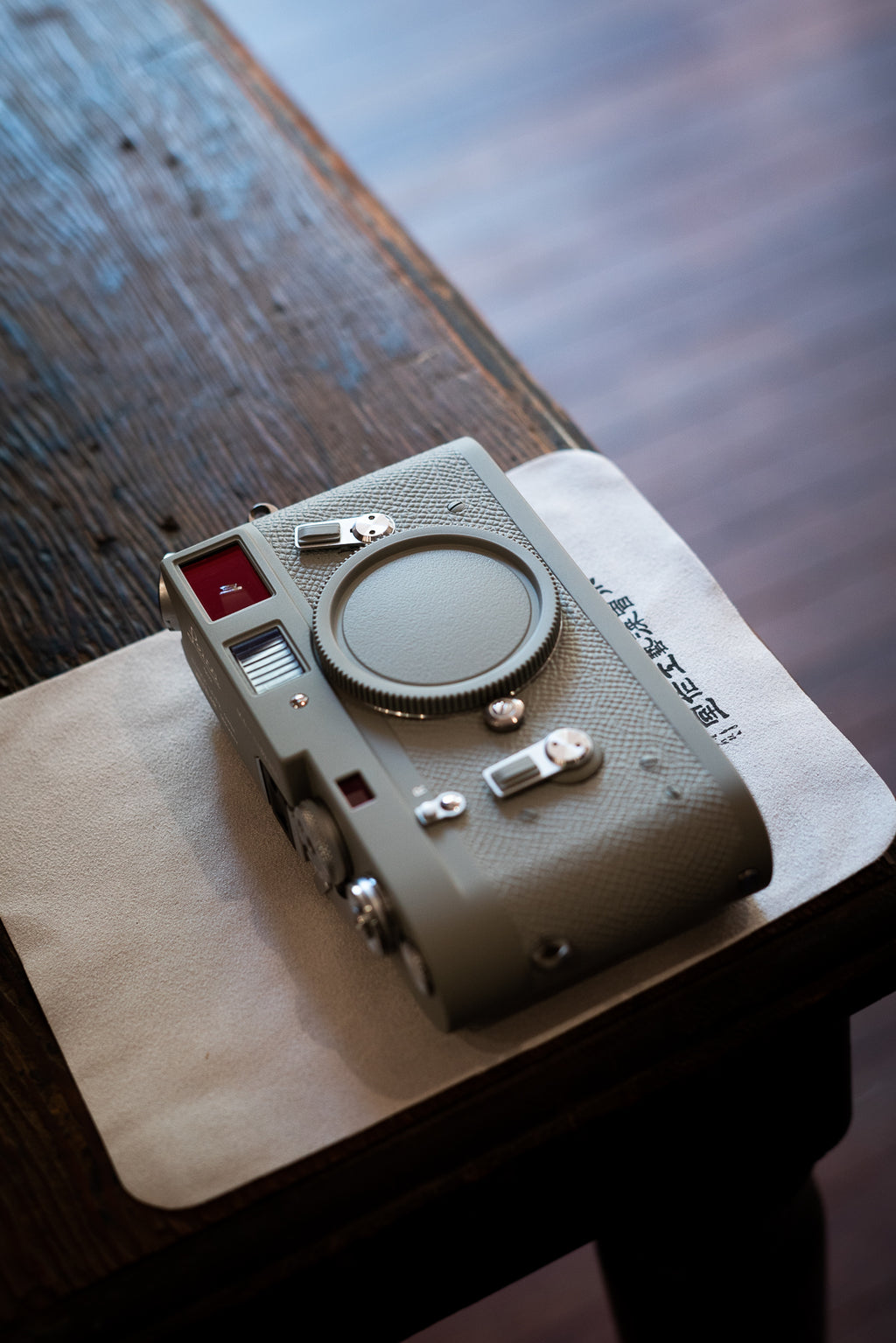 M4 Glacier Grey Lacquer Art,Customized leather body in the same color