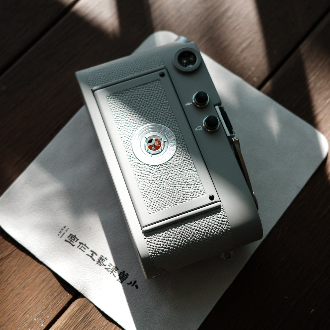 M4 Glacier Grey Lacquer Art,Customized leather body in the same color