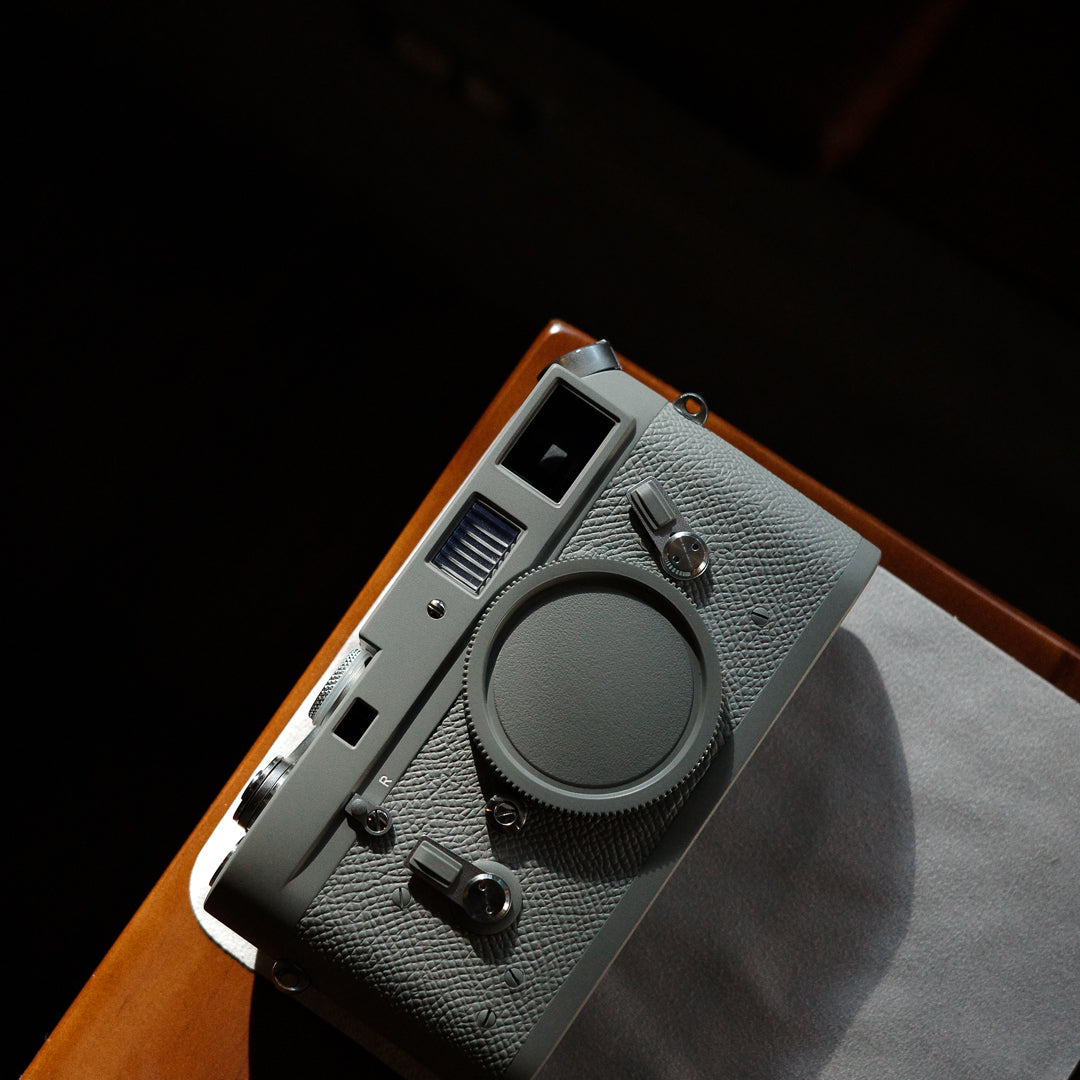 M4 Glacier Grey Lacquer Art,Customized leather body in the same color
