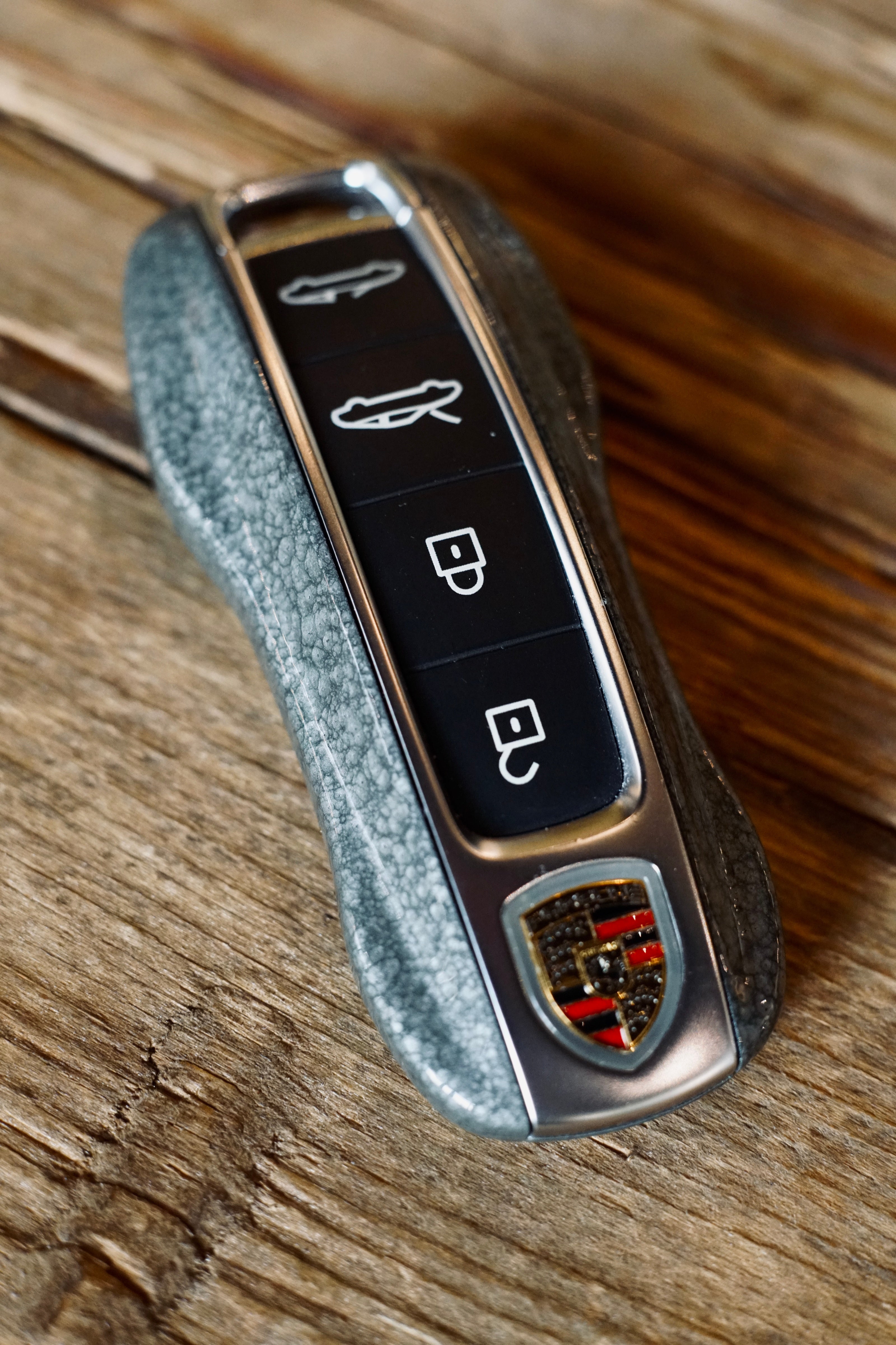 Personalized customization, hammer patterned lacquer art/modified car key