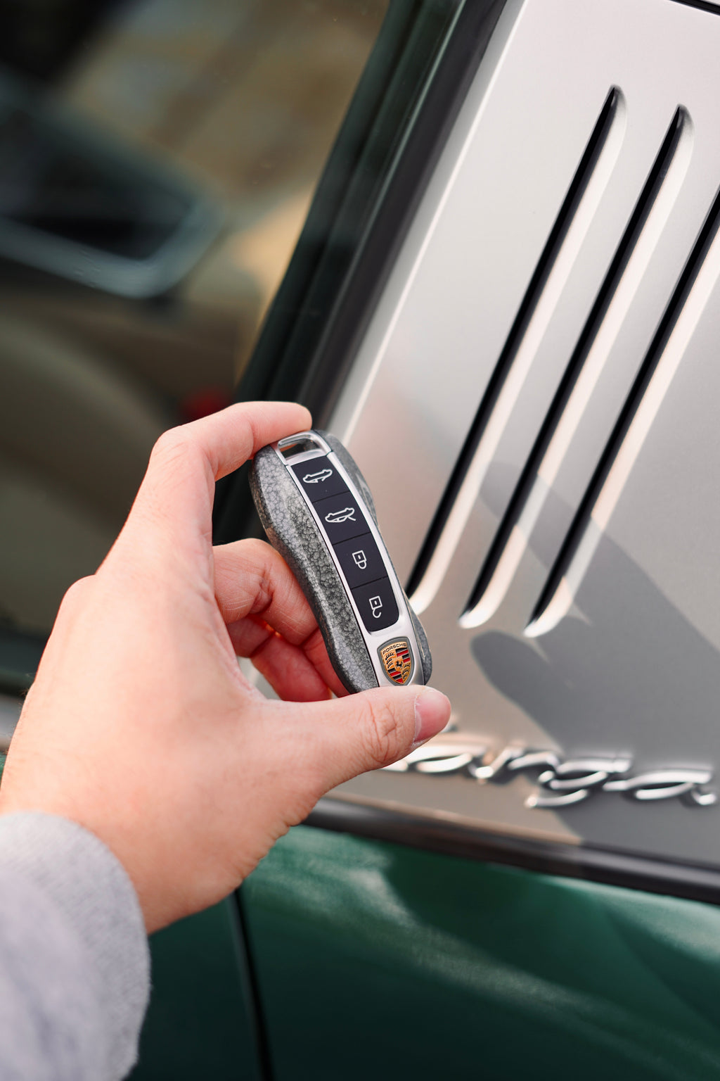 Personalized customization, hammer patterned lacquer art/modified car key