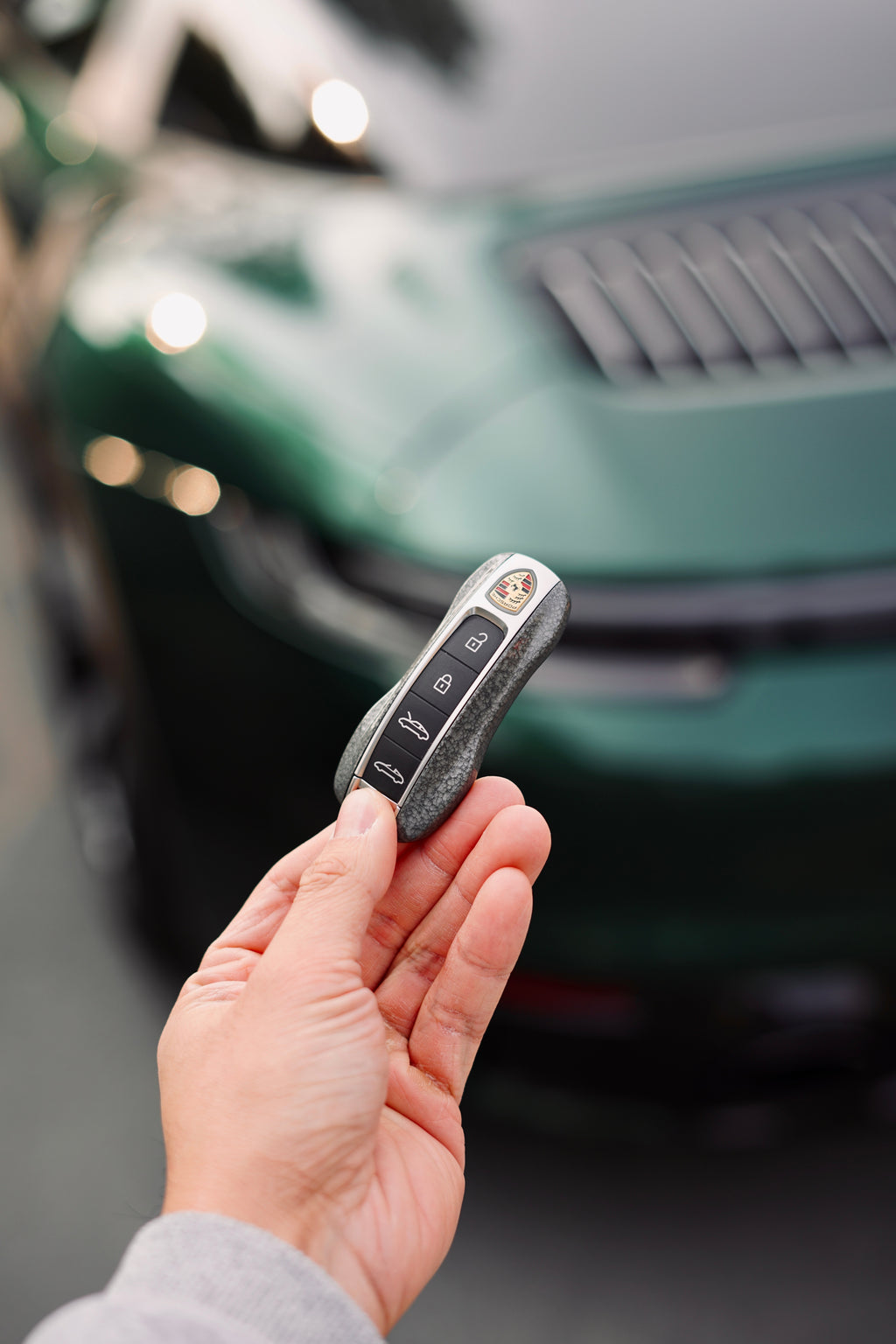 Personalized customization, hammer patterned lacquer art/modified car key
