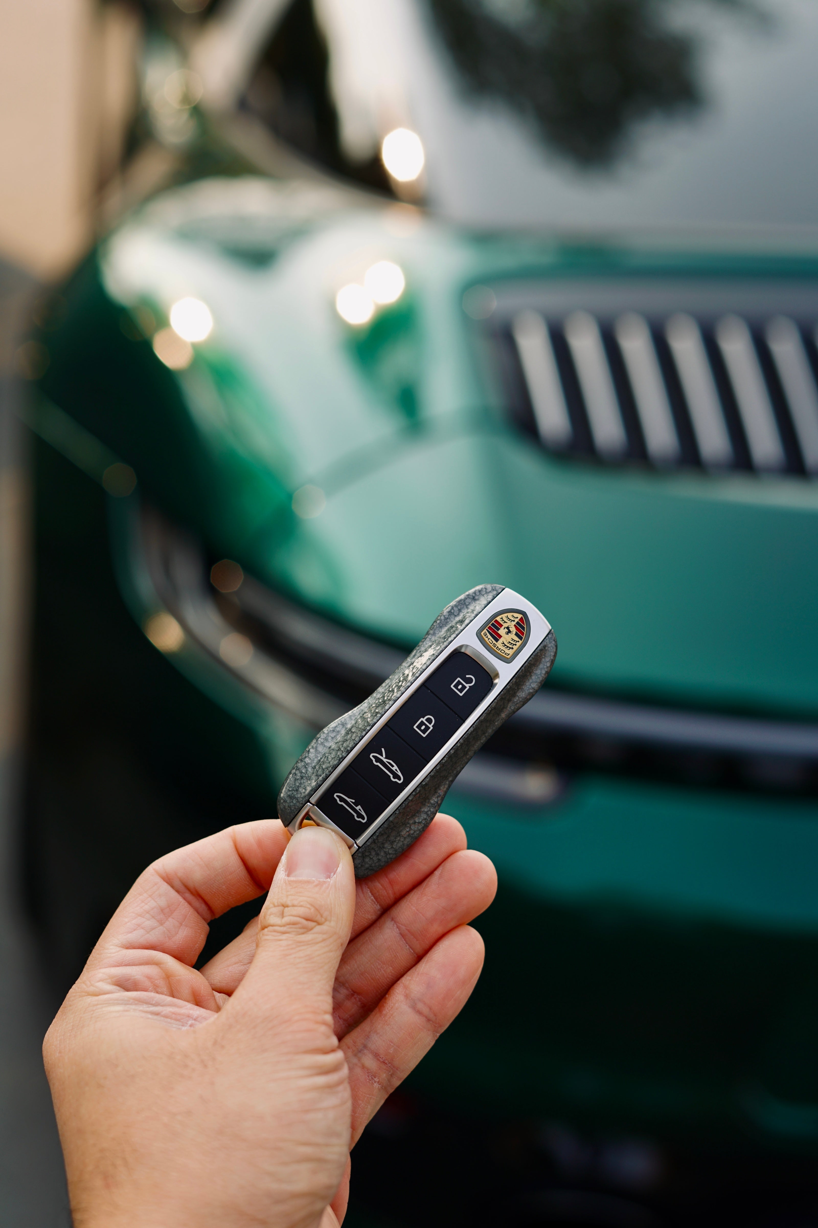 Personalized customization, hammer patterned lacquer art/modified car key