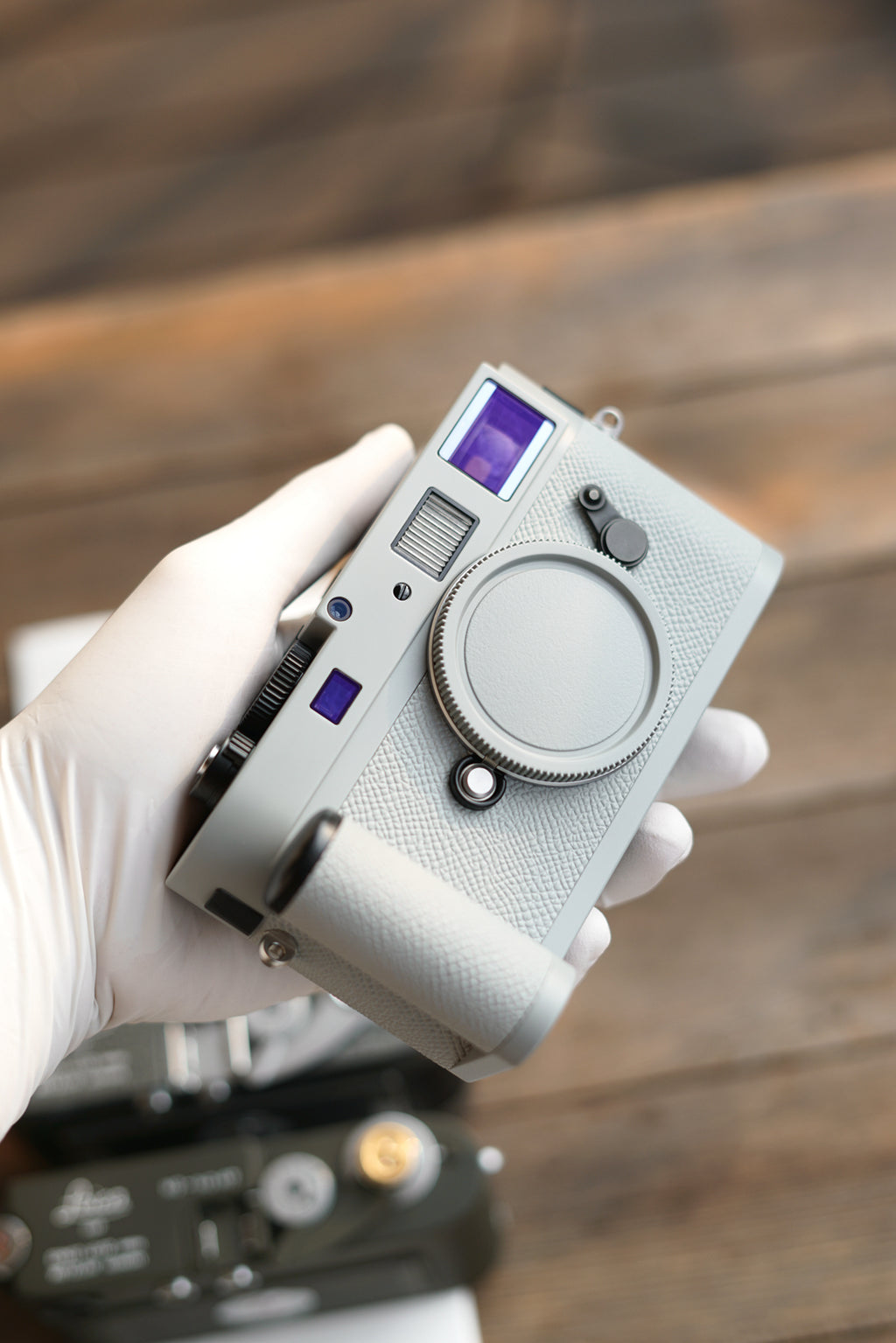M9-P Glacier Grey Lacquer Art,Customized leather body in the same color